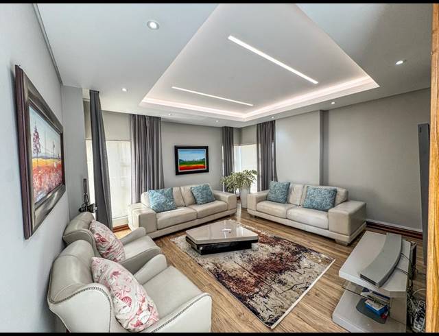 4 BEDROOM HOUSE FOR SALE IN MIDSTREAM ESTATE